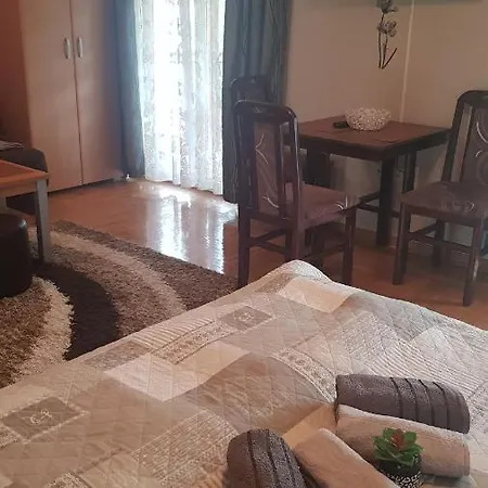 Apartment V&f *